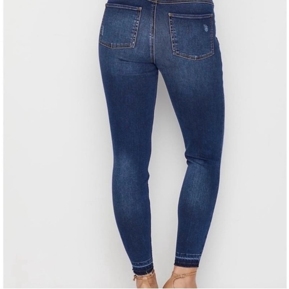 Spanx Pull-On High Rise Skinny Jeans Raw Hem Distressed | Size S/P - Picture 3 of 8